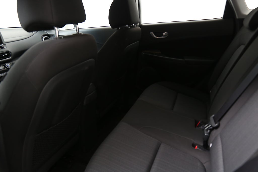 Hyundai Kona Hybrid 1,6 GDI 141hk Essential Aut Navi Extraljus Drag 2021