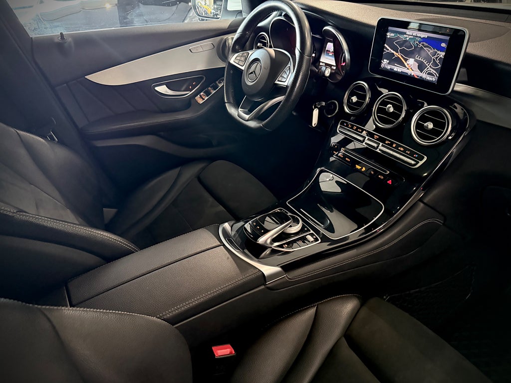 Mercedes-Benz GLC 220 d 4MATIC AMG Värmare Glastak Burmester - bild 28