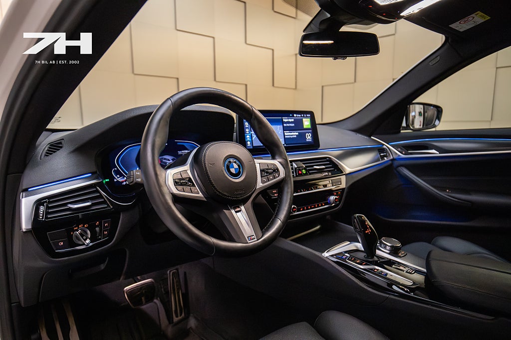 BMW 530e xDrive Touring M Sport Kamera Dragkrok Navi