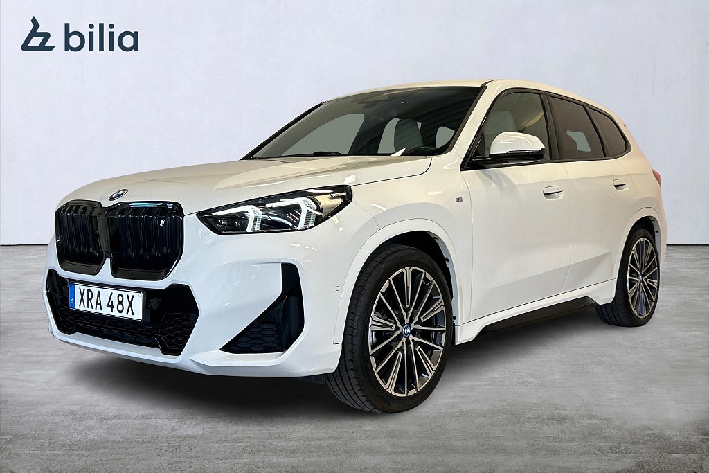 BMW iX1 xDrive30/M Sport/Drag/20"/H&K
