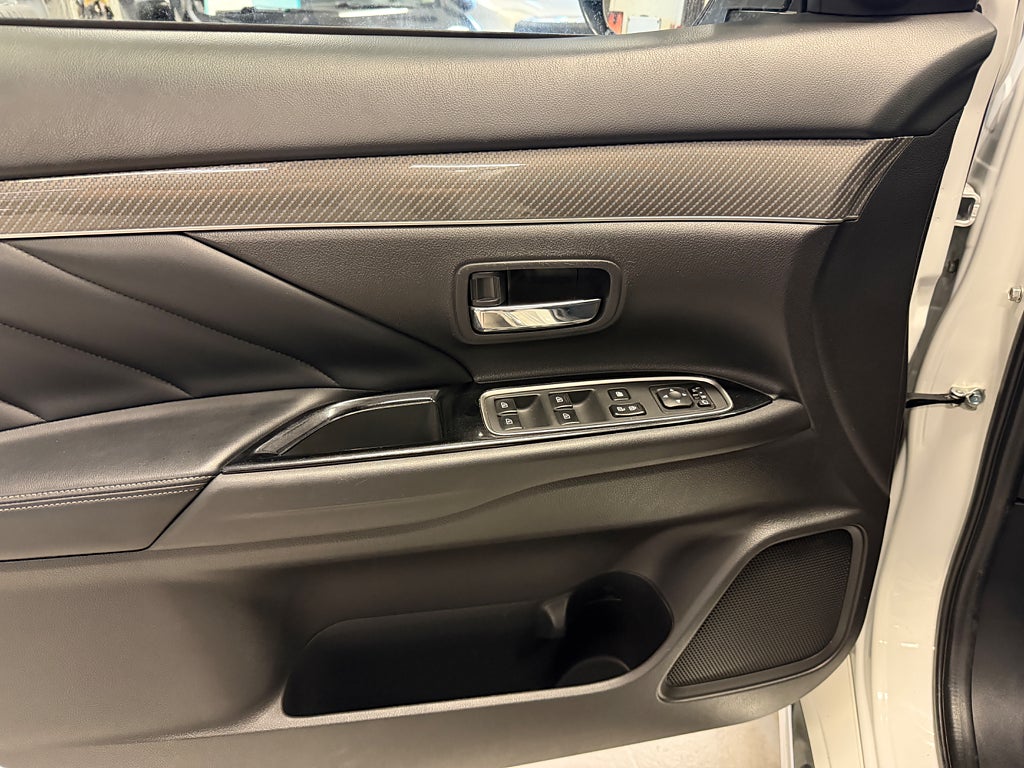 Mitsubishi Outlander 2020 - miniatyr 10