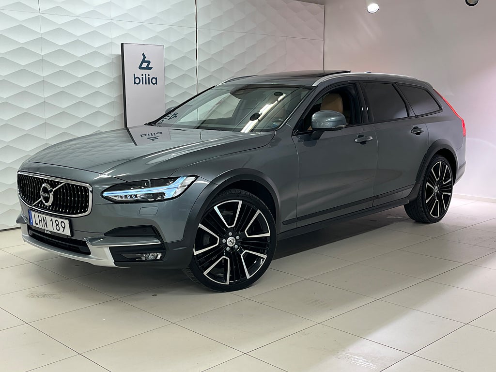 Volvo V90 Cross Country D4 AWD Advanced SE / Panoramatak / Drag