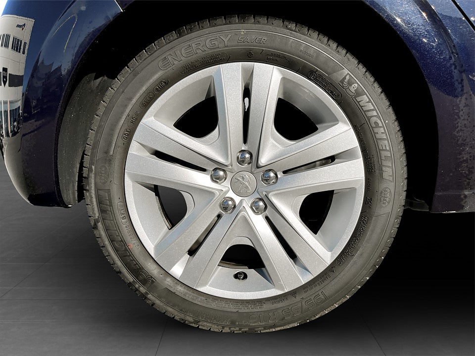 Bild på Peugeot 208 5D Style 1.2 PT 82hk Aut PANO BACKSENSORER