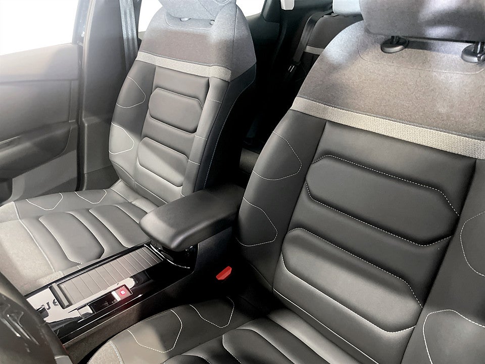 Bild på Citroën C4 Shine 1.2 PT 130hk Aut B-KAMERA CARPLAY