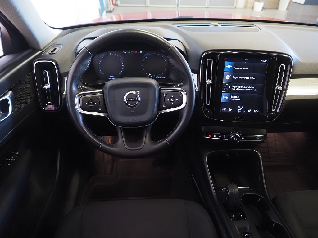 Volvo XC40 D3 AWD Geartronic Momentum 150hk | B-Kamera | Drag | 2020