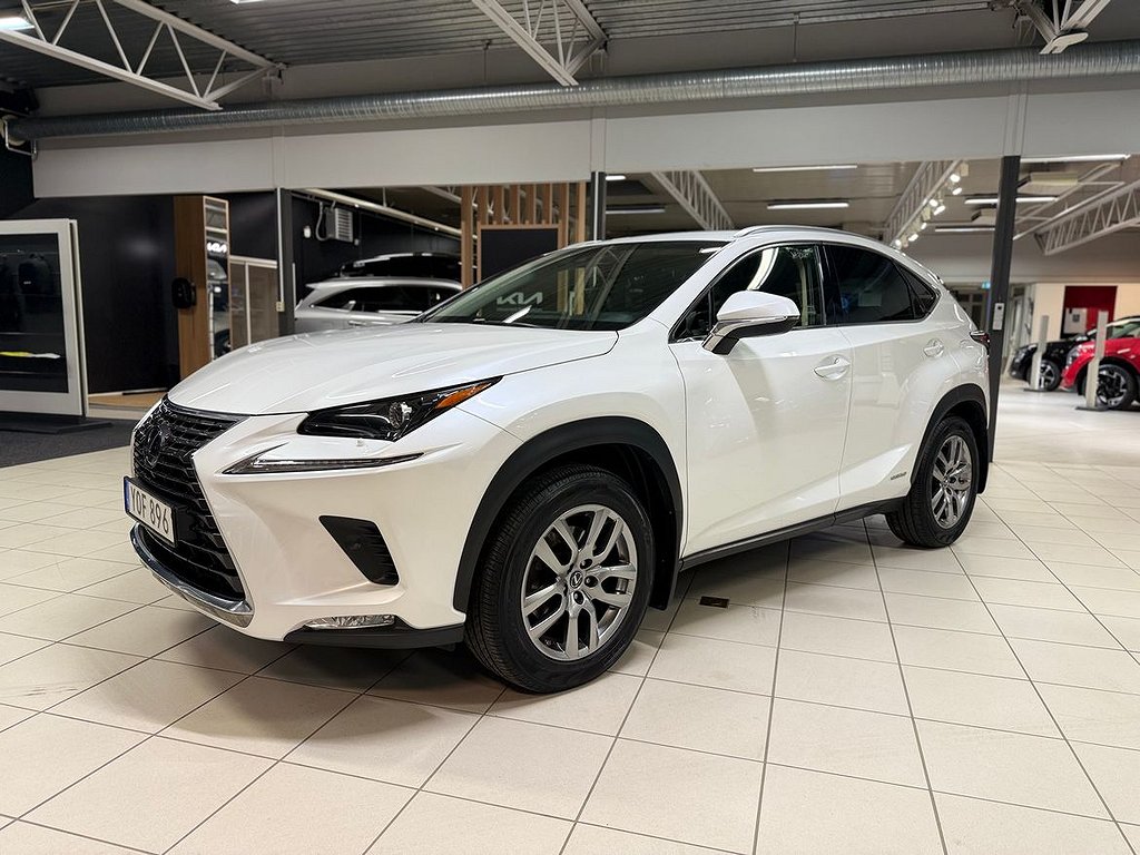 Lexus NX 300h AWD Executive / Navi / Drag / Keyless