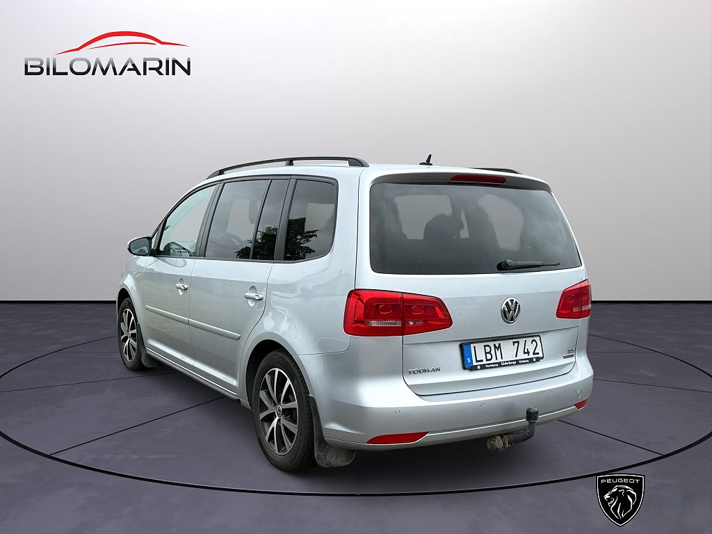 Volkswagen Touran 2013 - miniatyr 2