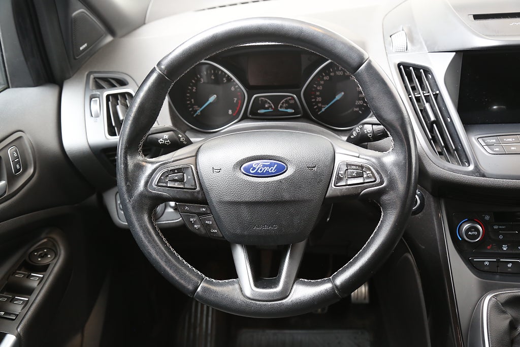 Ford Kuga 1,5 EcoBoost ST-Line 150hk Drag Nybytt K-rem 2017