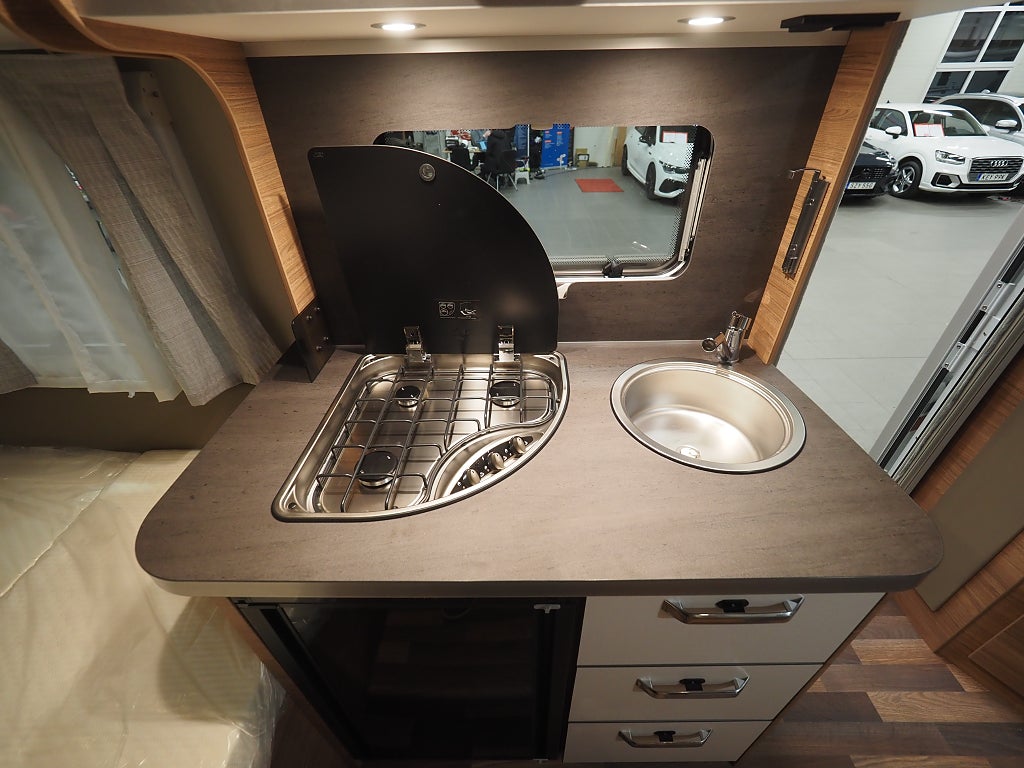 Weinsberg CaraOne 390 QD  Edition Hot