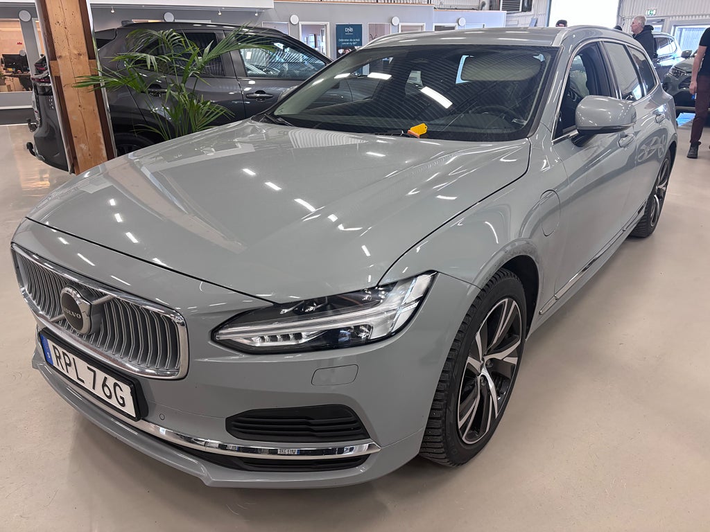 Volvo V90 Recharge T6 AWD Geartronic Core Drag 2,99% ränta 