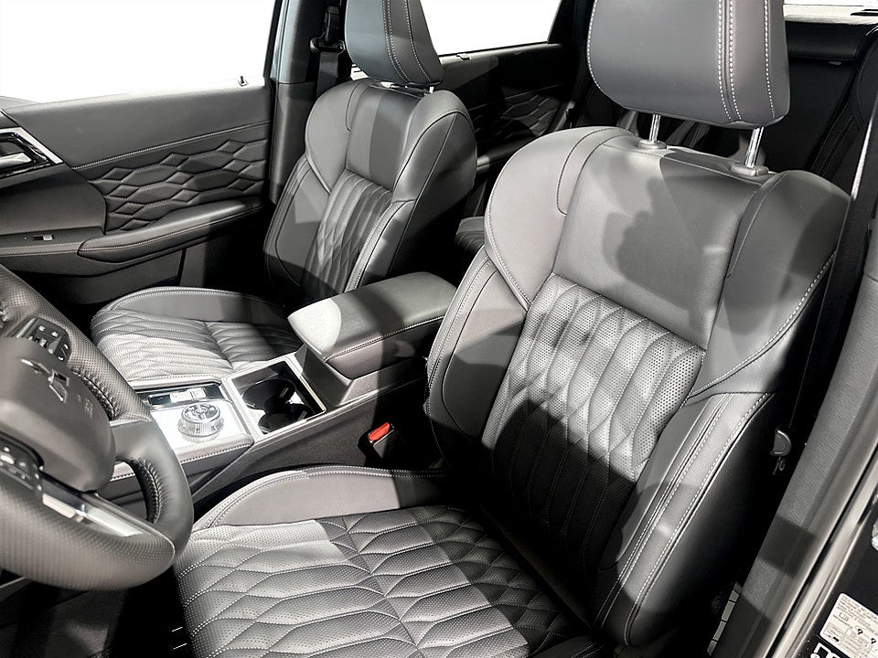 Bild på Mitsubishi Outlander Instyle PHEV 306hk Aut 4WD B-KAMERA DRAG