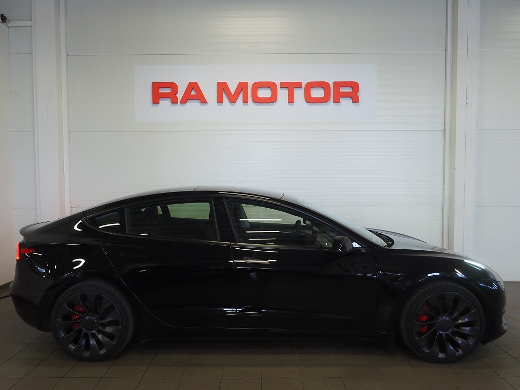 Tesla Model 3 Performance 513hk AWD | Panorama | Navi | 2023