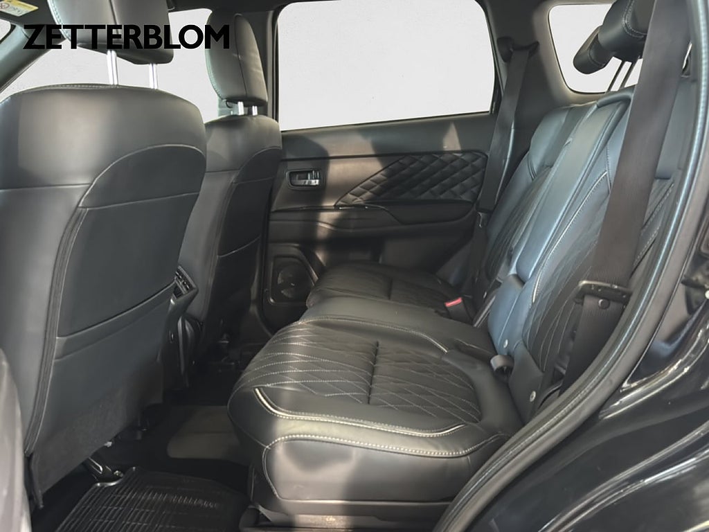 SUV Mitsubishi Outlander 9 av 15