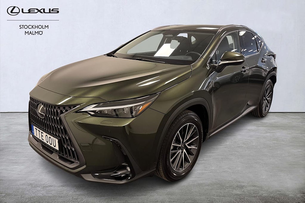Lexus NX450H+ 450h+ AWD Skinn P-värmare Backkamera Drag