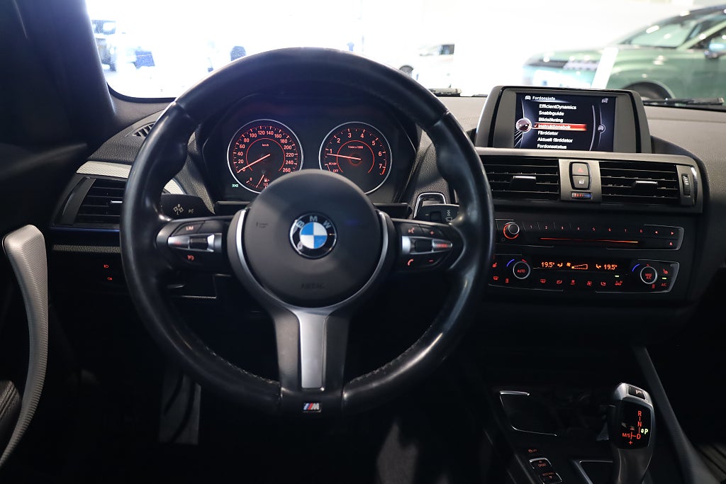 BMW 116i 5-dörrars Steptronic M Sport PDC Blåtand Connected 2015