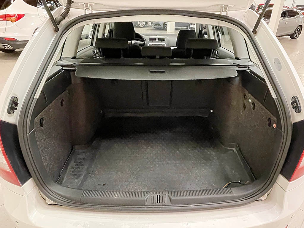 Skoda Octavia Kombi 1.6 TDI 4WD 105hk