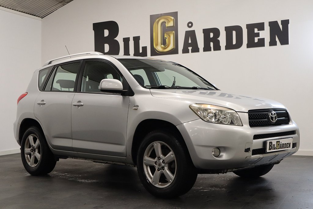 Toyota RAV4 2.2 D-4D 4x4 Nybesiktigad Nyservad - 893kr/månad