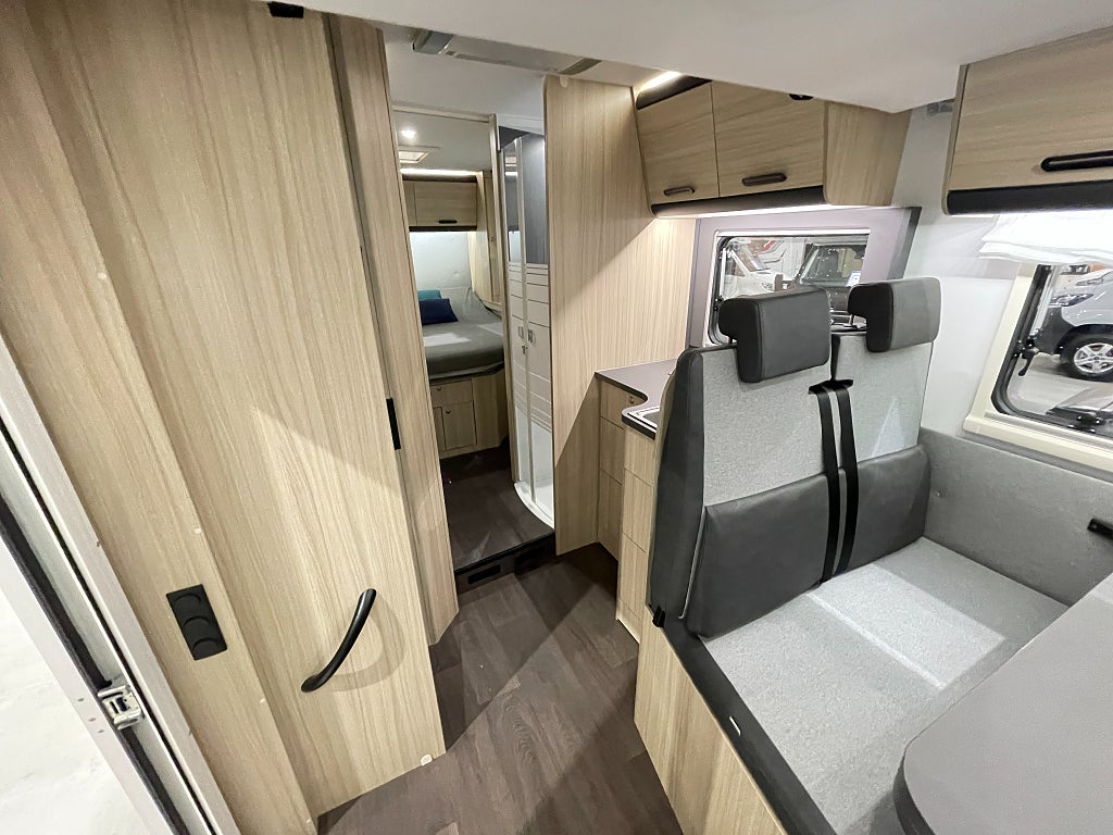 Sun Living S 75 SC / Automat / ALDE / AC-Bodel / Solcell / 5bält / Taksäng/ - Sun Living