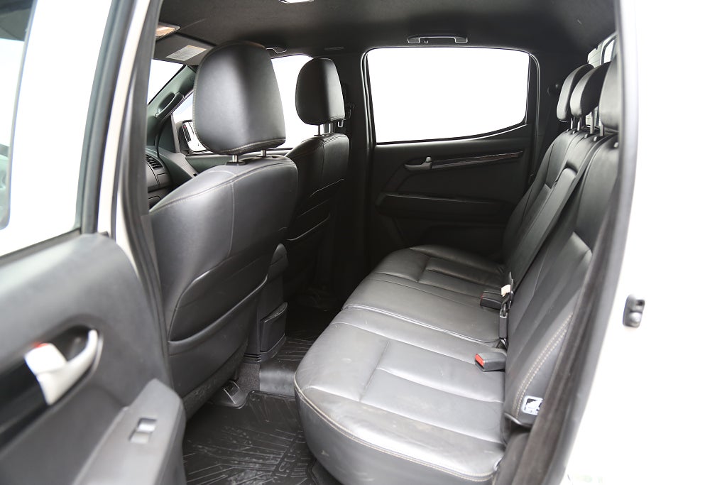 Isuzu D-Max Crew Cab 2,5 4WD 163hk Limited Edition Aut Kåpa Värmare 2015