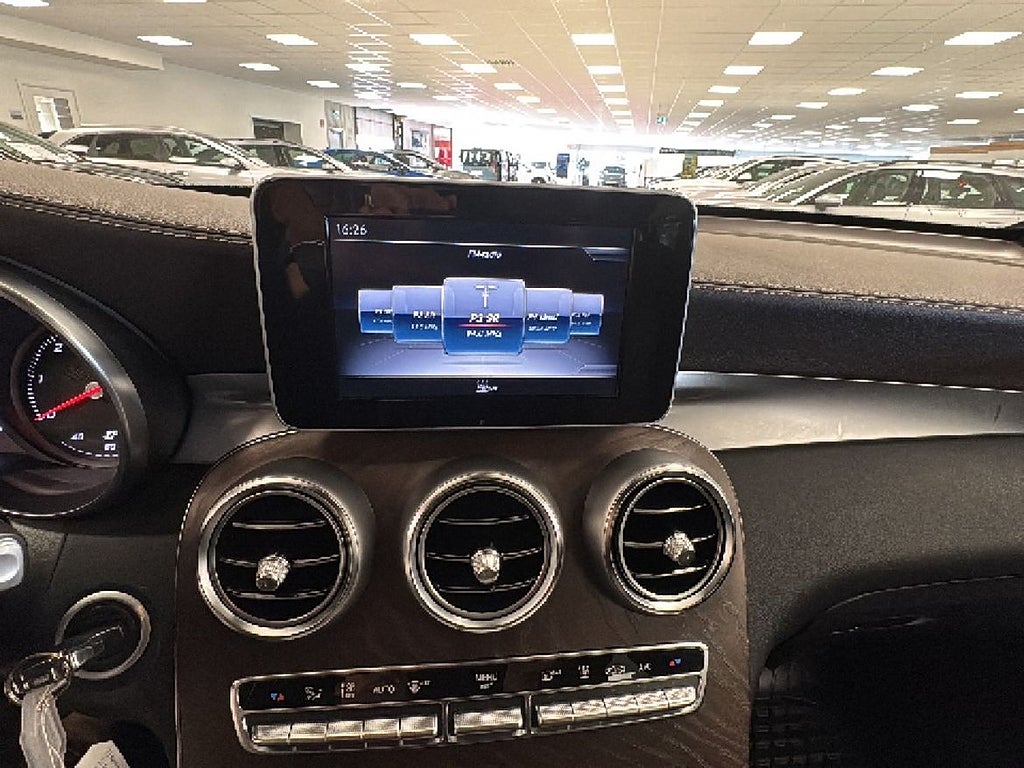 Mercedes-Benz GLC 220d 2019 - miniatyr 12