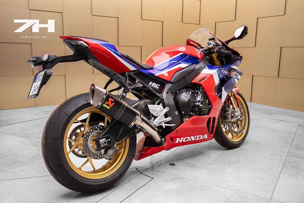 Honda CBR1000RR-R Fireblade SP 0 mil / Akrapovic / NRC Tail Tidy / Bre