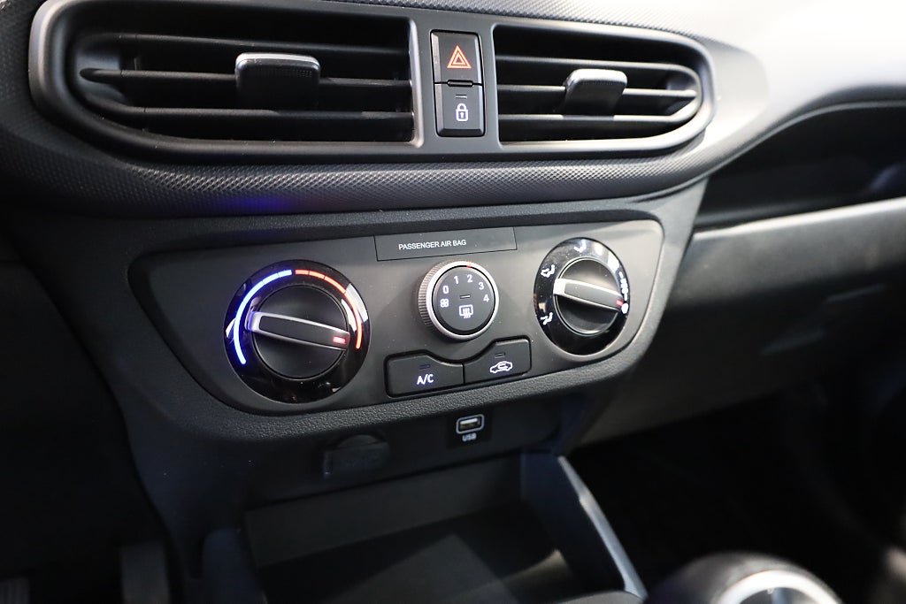 Hyundai i10 1.0 blue Essential CarPlay Leasbar Rattvärme 2023