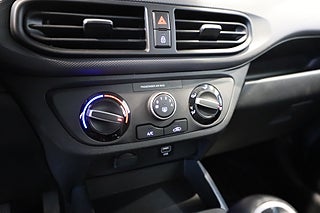 Halvkombi Hyundai i10 15 av 20