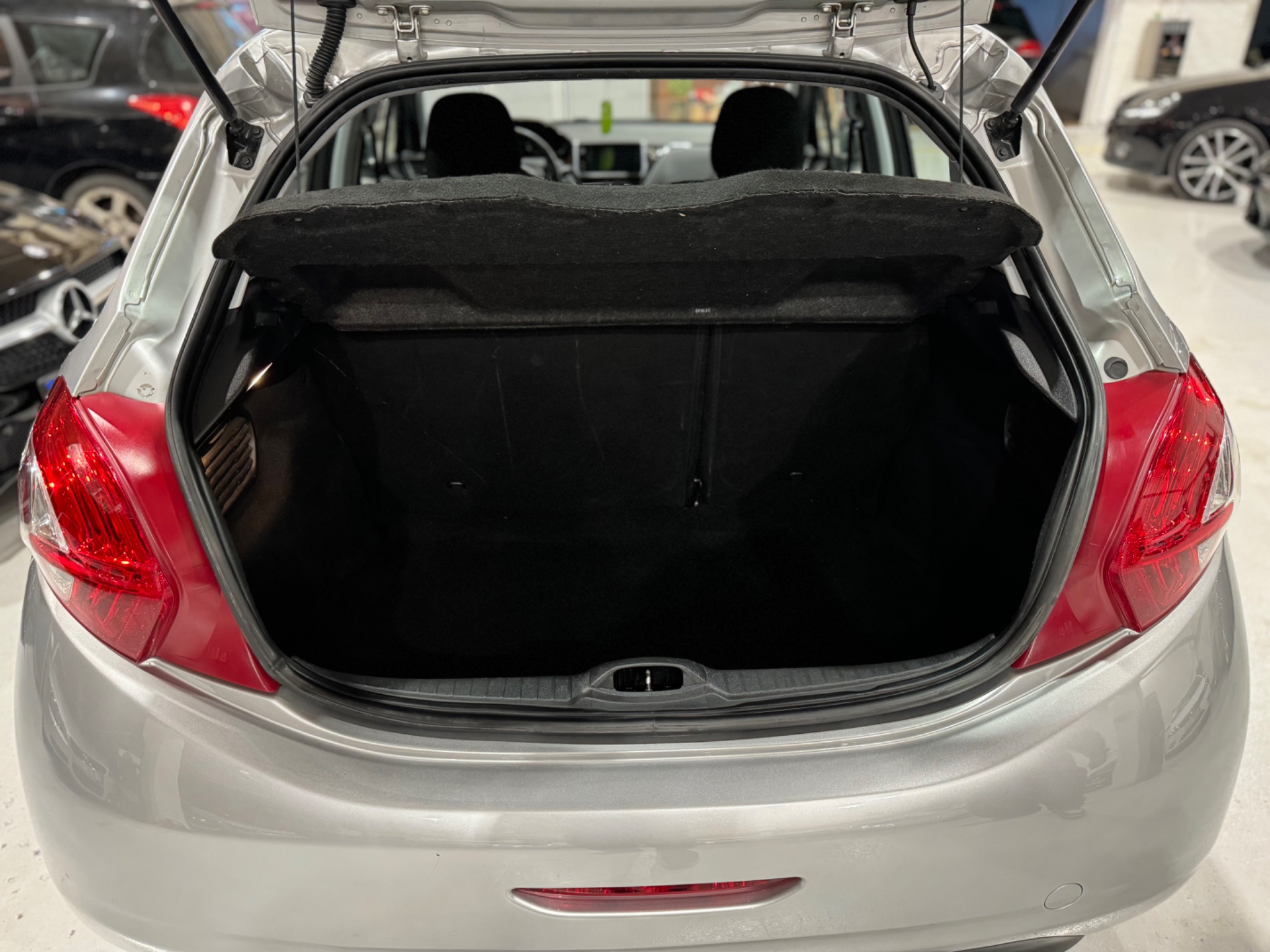 Peugeot 208 2014, bild 6/45