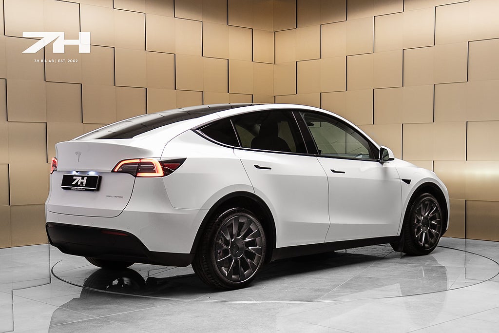 Tesla Model Y Long Range AWD Long Range / Ryzen™ / Pano / Värmepump