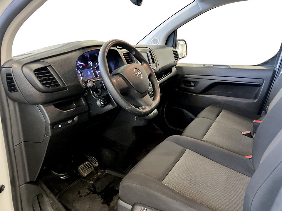 Bild på Opel Vivaro Business 2.0 BHDi 145hk Aut L3 DRAG P-SENSORER
