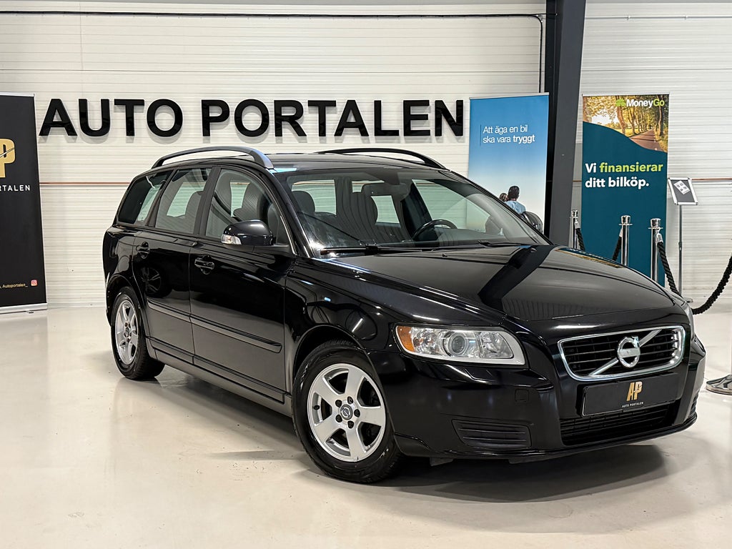 Volvo V50 D2 Dieselvärmare med tidur / Xenon / Drag / PDC / Nybes