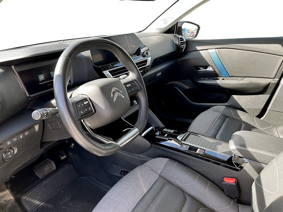 Bild på Citroën e-C4 Shine 50kWh 136hk Aut B-KAMERA CARPLAY