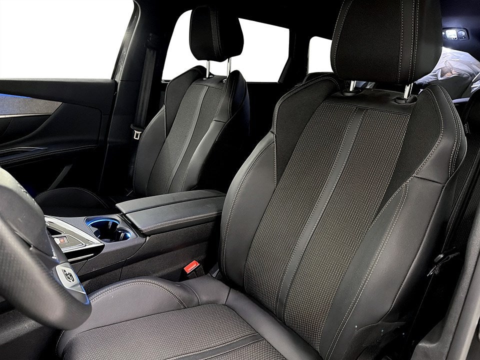 Bild på Peugeot 5008 GT Black Pack 1.2 PT 130hk Aut - 7-SITS, B-KAMERA