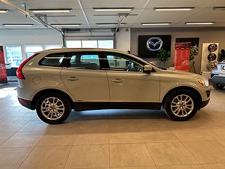 Volvo XC60 D5 AWD Summum Dragkrok/Skinn/D-Värm/SoV/P-sens