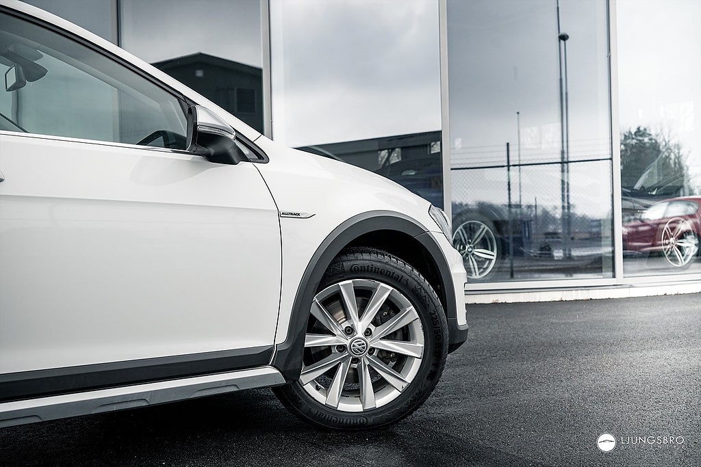 Volkswagen Golf Alltrack 2015 - miniatyr 3