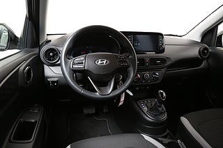 Halvkombi Hyundai i10 9 av 17