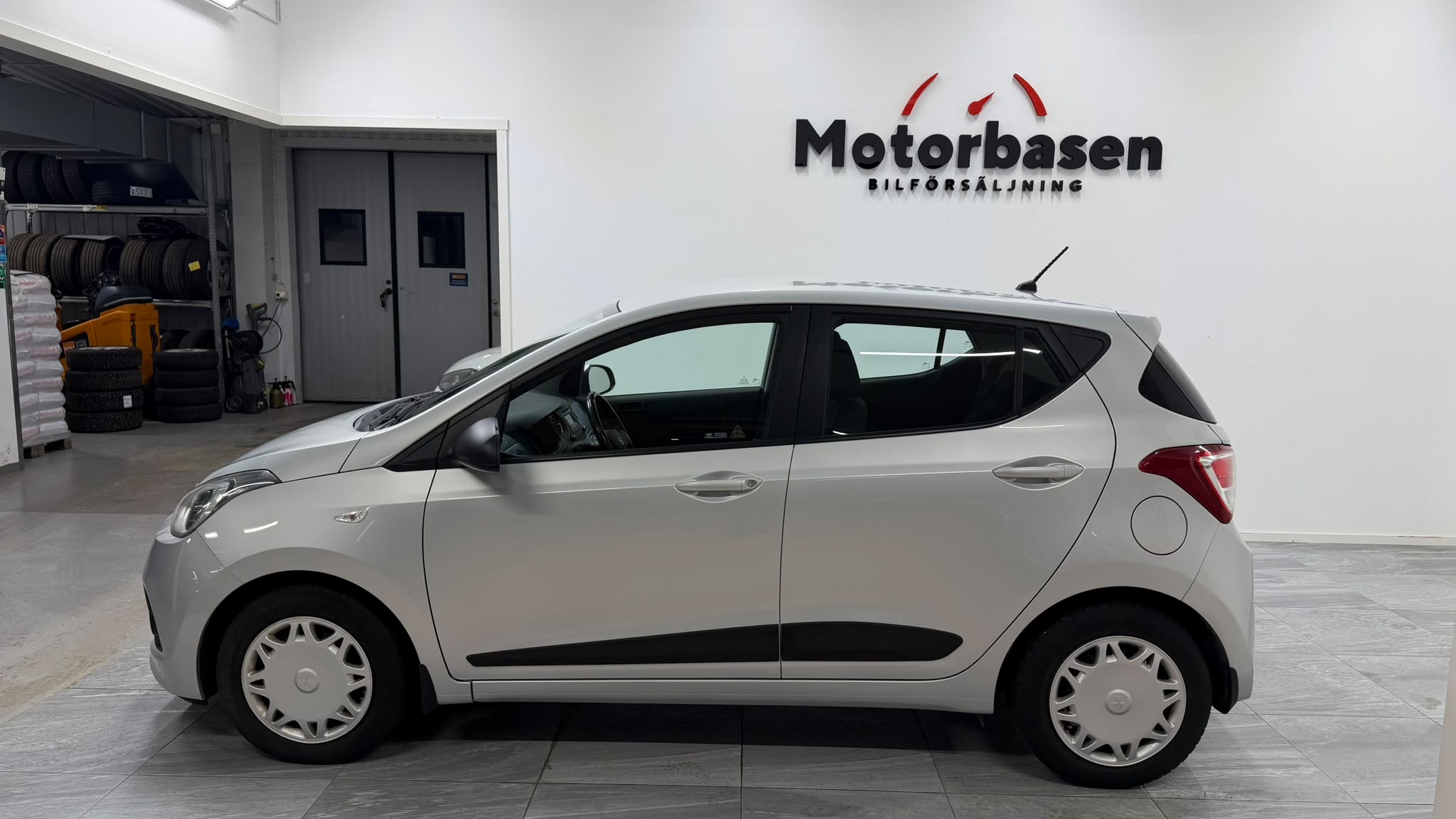 Hyundai i10 1.0 ComfortPlus 2014, bild 2/10