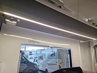 Husbil-halvintegrerad Adria MATRIX PLUS 670 SLT 17 av 27