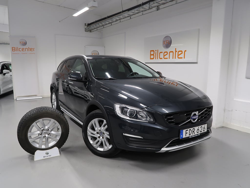 Volvo V60 Cross Country D3 Classic Plus V-Däck ingår Drag-Navi-Värmare-Rattvärm