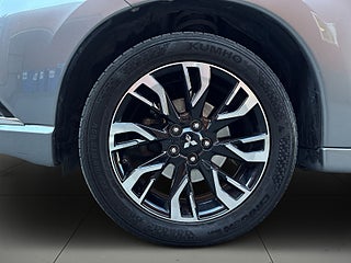 Mitsubishi Outlander PHEV CVT SoV-Däck/Rattvärm/Psens/Drag/Kamera/MoK – bild 14