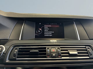 BMW 520d xDrive Touring Aut Drag Mvärm Psens Rattvärme Skinn S&V