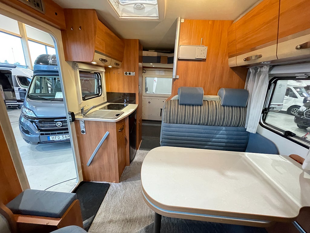 Hymer Compact 408 / Litium / B-kort / Höj och sänkbar säng /   - Hymer