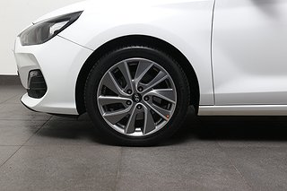 Halvkombi Hyundai i30 Fastback 5 av 19