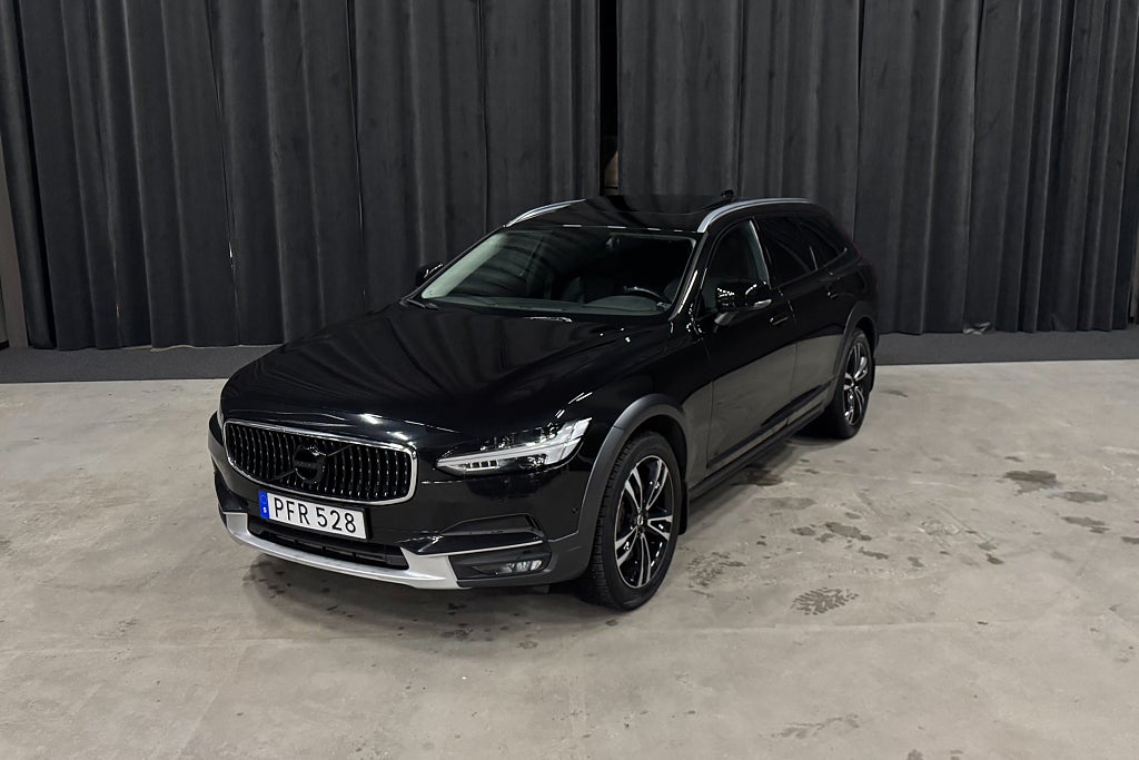 Volvo V90 Cross Country D4 AWD Inscription 3,99%|Pano|Läder|Drag|
