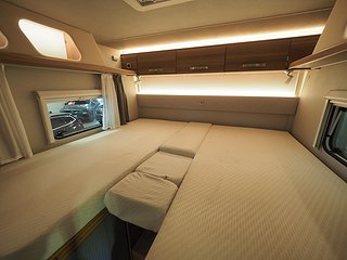 Husbil-halvintegrerad Weinsberg Carasuite 700 ME | 27 av 31