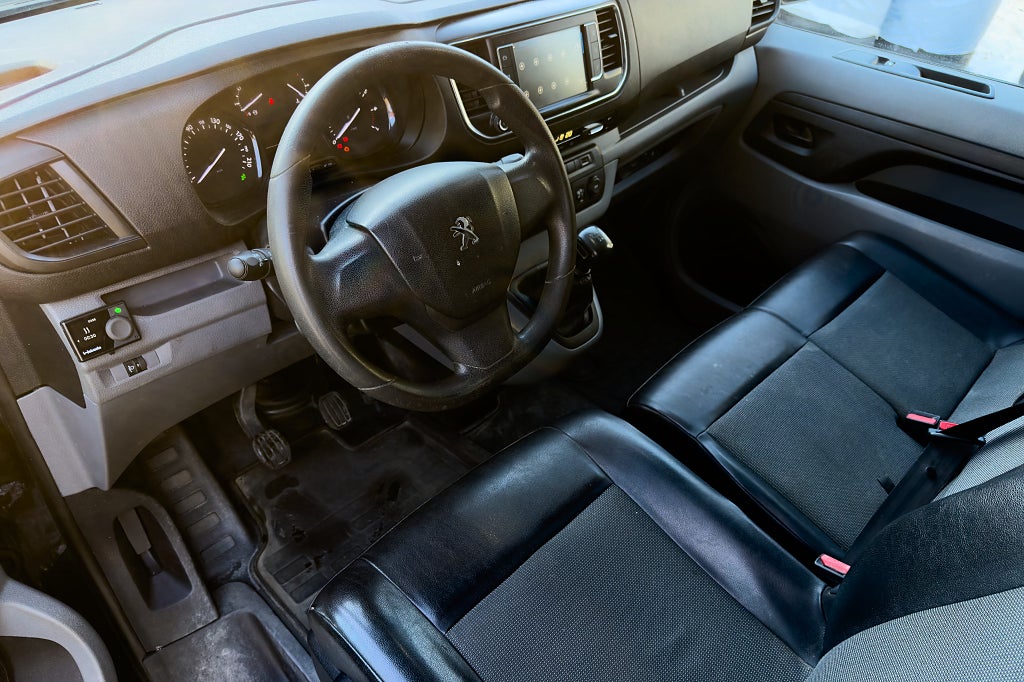 Peugeot Expert Panel Van 1.2t 2.0 BlueHDi |D-värm|B-kamera|Drag|PRO+