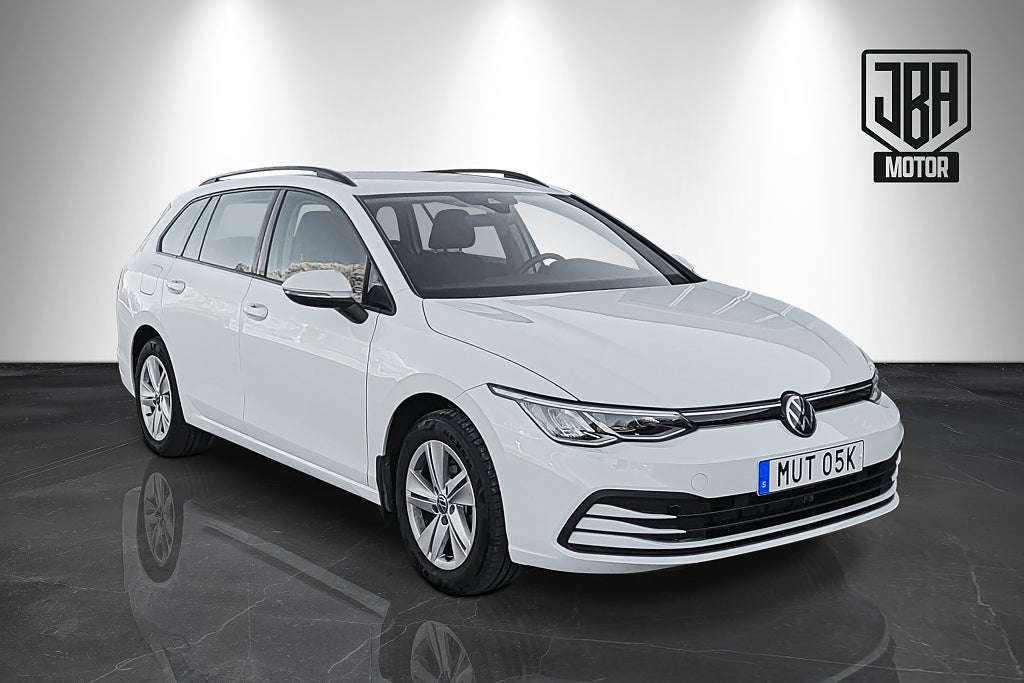 Volkswagen Golf VIII Sportscombi 1.5 eTSI DSG- SOM NY! |P-VÄRMARE, LÅG SKATT