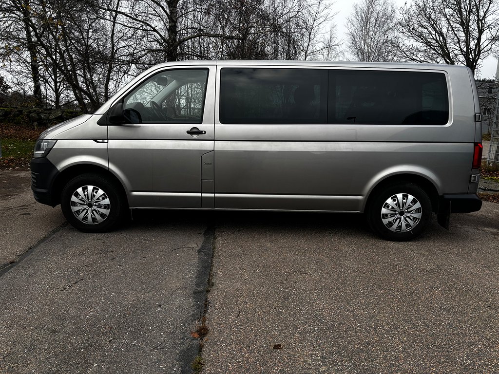 Volkswagen Caravelle RESERVERAD - 2.0TDI BMT 9-Sits Drag SoV Euro6 1Ägare