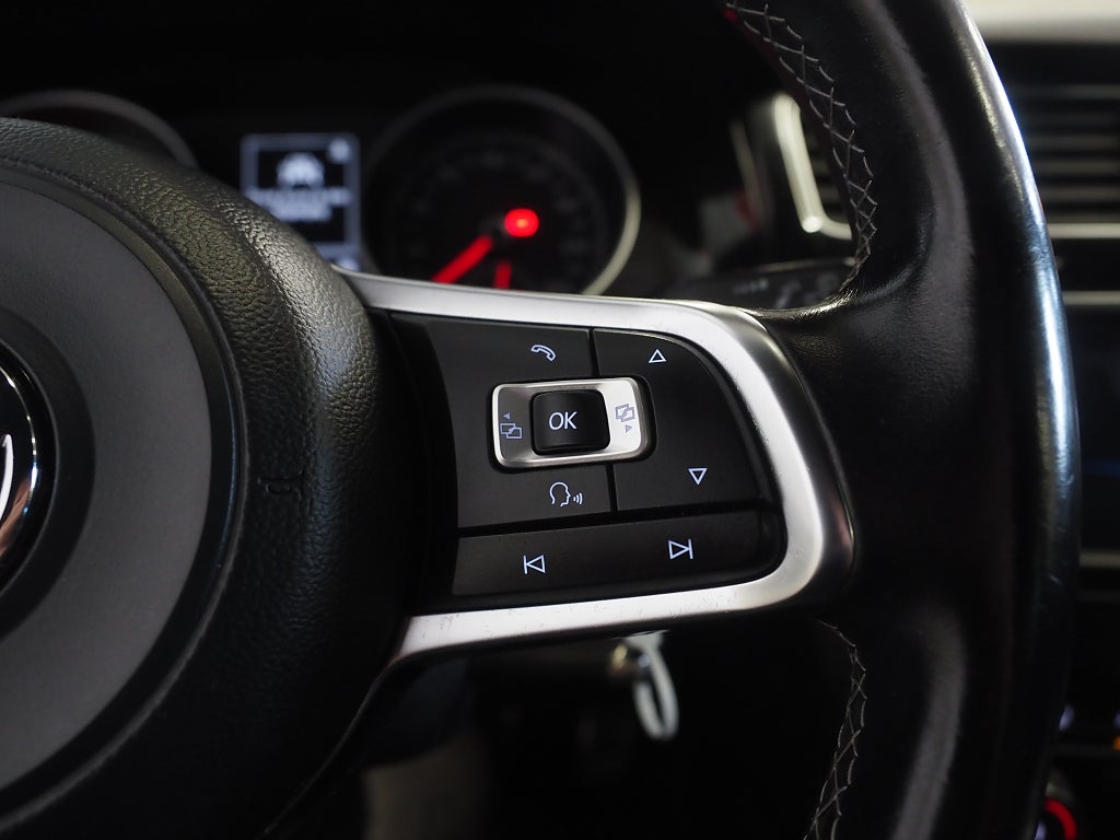 Volkswagen Golf Sportscombi 1.4 TSI 150 GT R-Line Drag M-Värm Dynaudio 2017