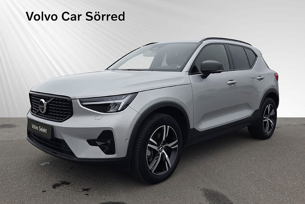 Volvo XC40 B3 FWD Bensin Plus Dark Läder 360 Kamera 0%Ränta